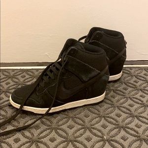 Women’s black Nike platform sneaker size 7